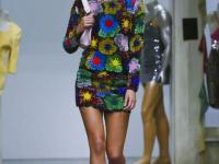 爱游戏app-印度选手再次表现出色，摘得银牌闪光登场