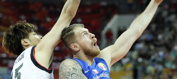 爱游戏官网-捷克队在大赛中蓄势待发，以胜利回应质疑