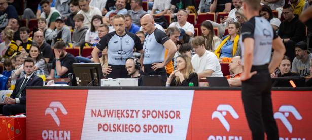 爱游戏官方登录入口-关于热门篮球比赛门票紧俏吸引观众注目的信息