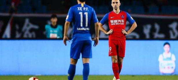 爱游戏中国官网-苏宁队外援发挥出色，助球队赢得关键比赛