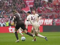 爱游戏官网网页版入口-德甲球员大动作庆祝进球震动球场