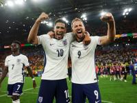 爱游戏官方入口-英格兰队出现失误，遗憾未能晋级