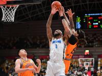 爱游戏app-包含精彩对决频现，热闹喧天，赛场瞬间燃烧的词条