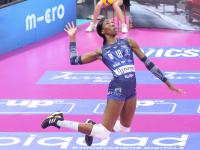 爱游戏网页版入口-意大利队全队努力，摆脱困境迎来胜利