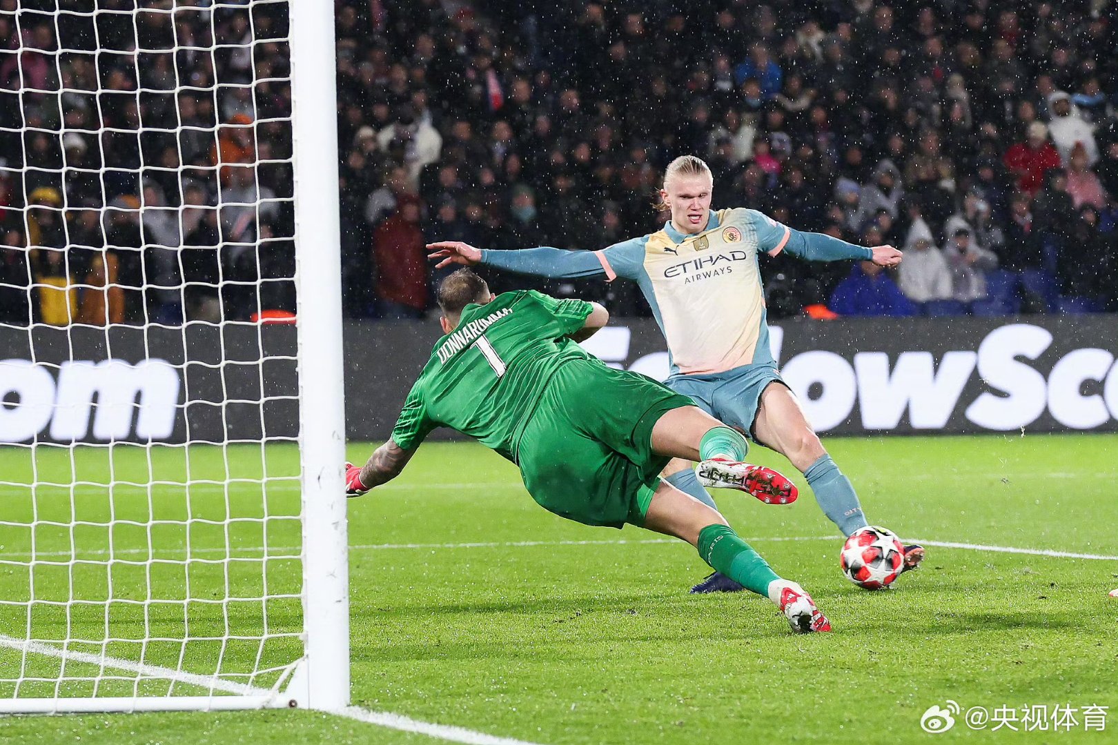 曼城巴黎梅开二度，英超法甲双雄狂胜的简单介绍