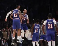 关于莫里斯缺席比赛，球队实力受到一定损失的信息