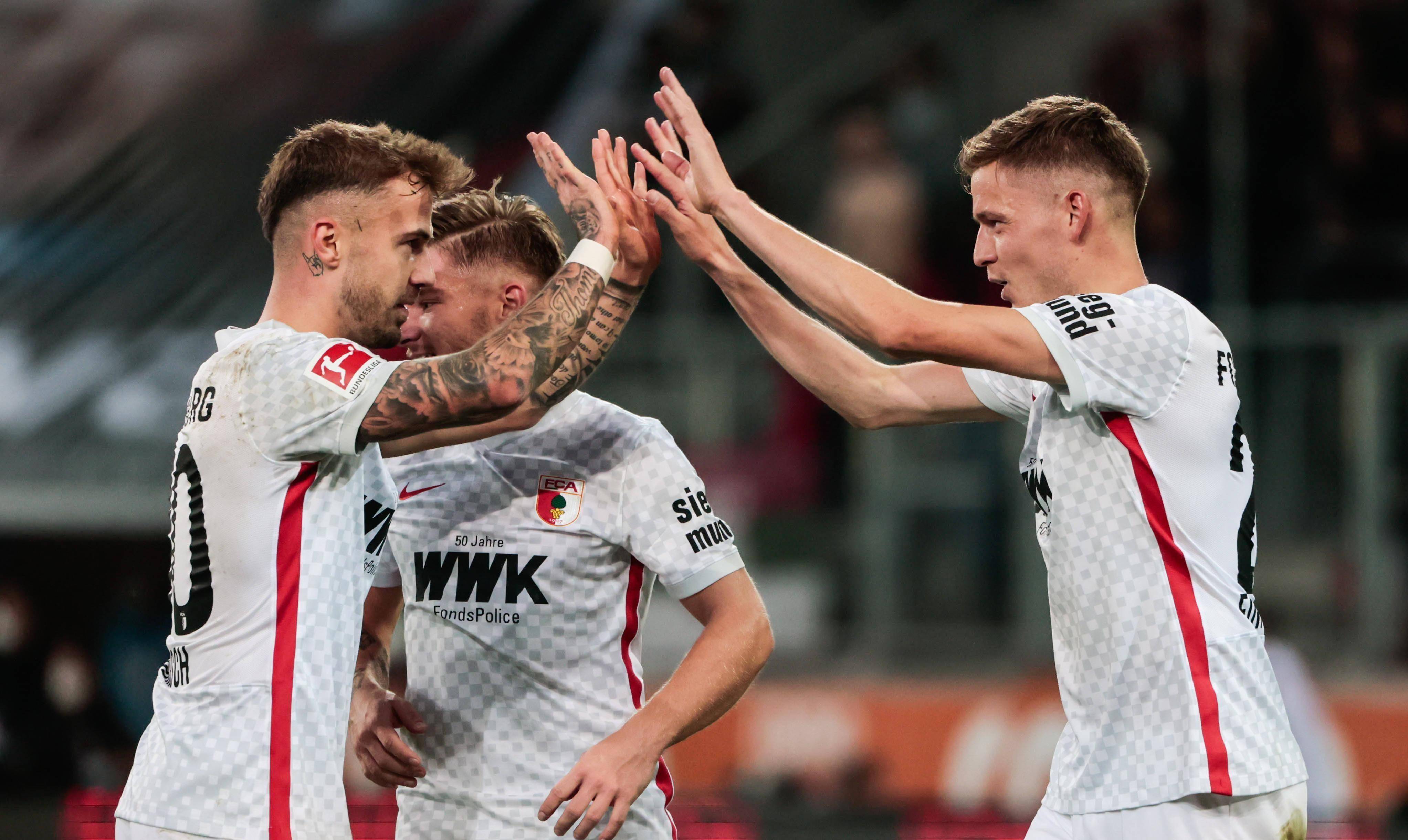 包含汉堡队凭借团队配合，击败强敌取得胜利的词条