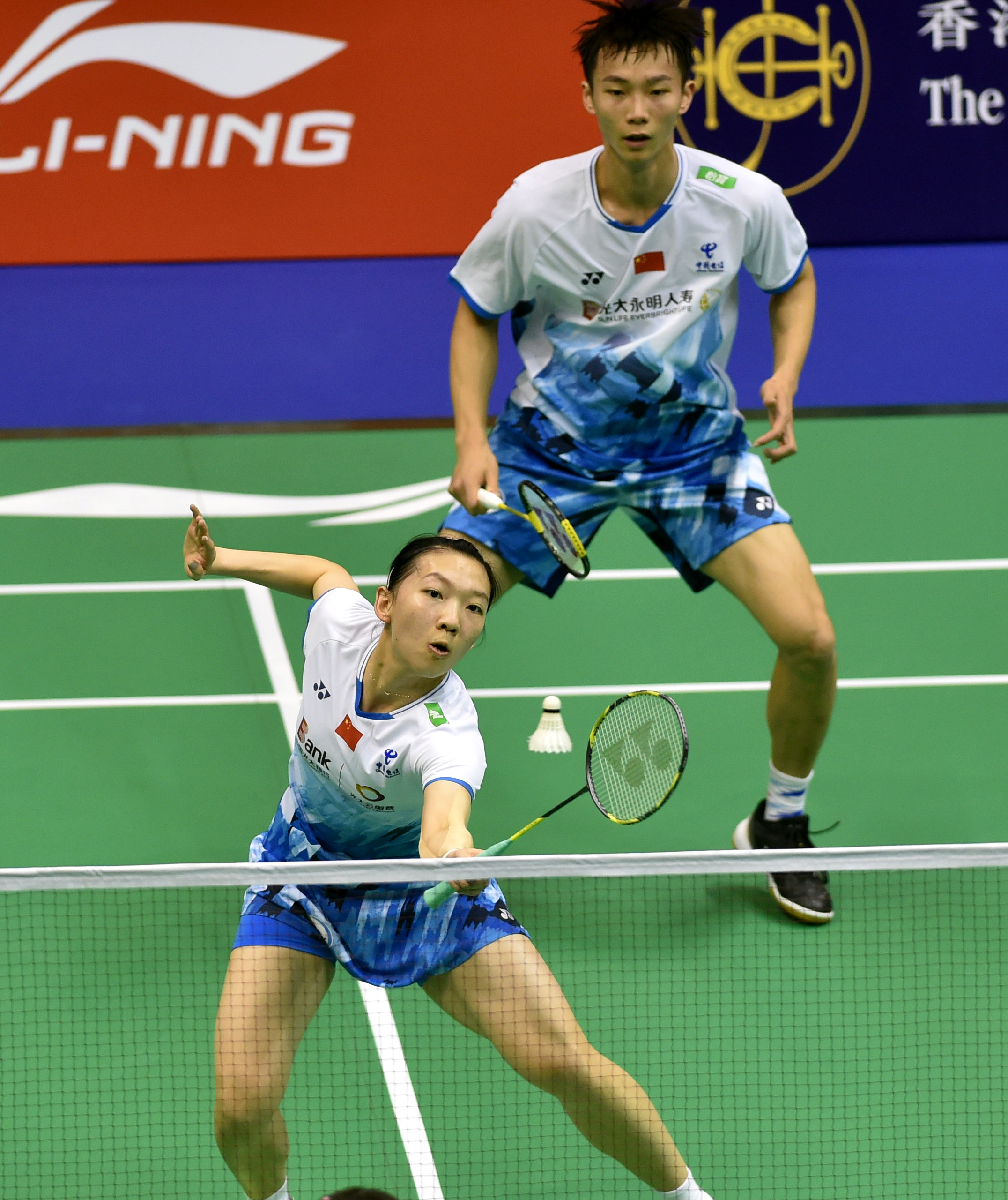 关于激烈角逐：赛场上选手争分夺秒，一决胜负的信息