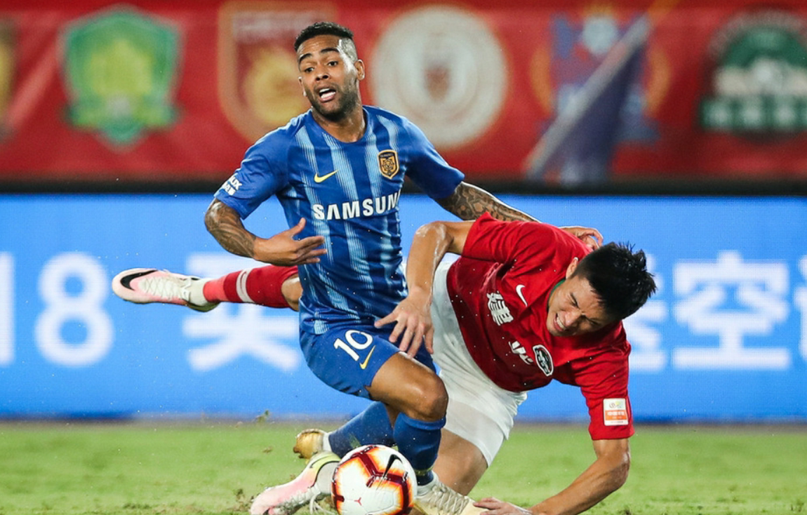 包含苏宁客场战胜建业，战术调整取得成功的词条