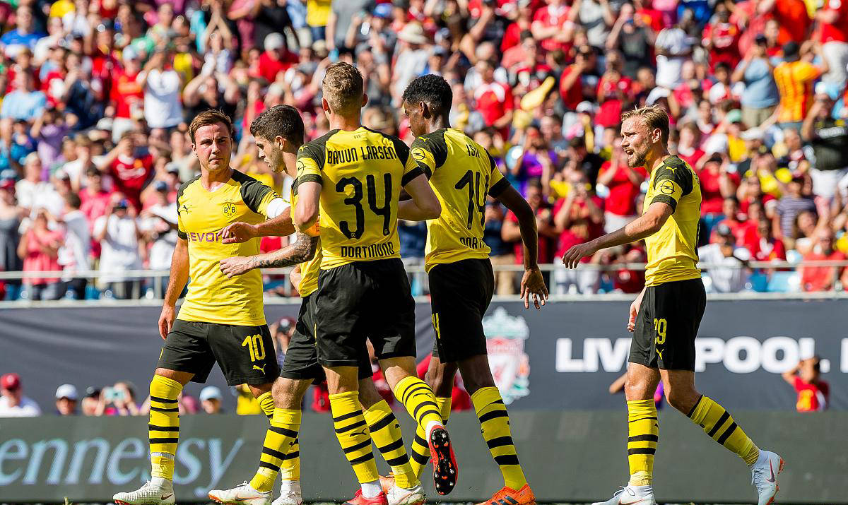 包含多特蒙德内讧影响球队士气，局势堪忧的词条