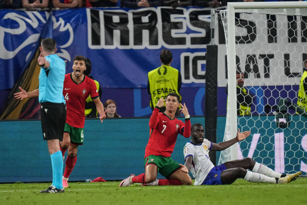 法国队以小组第一晋级淘汰赛