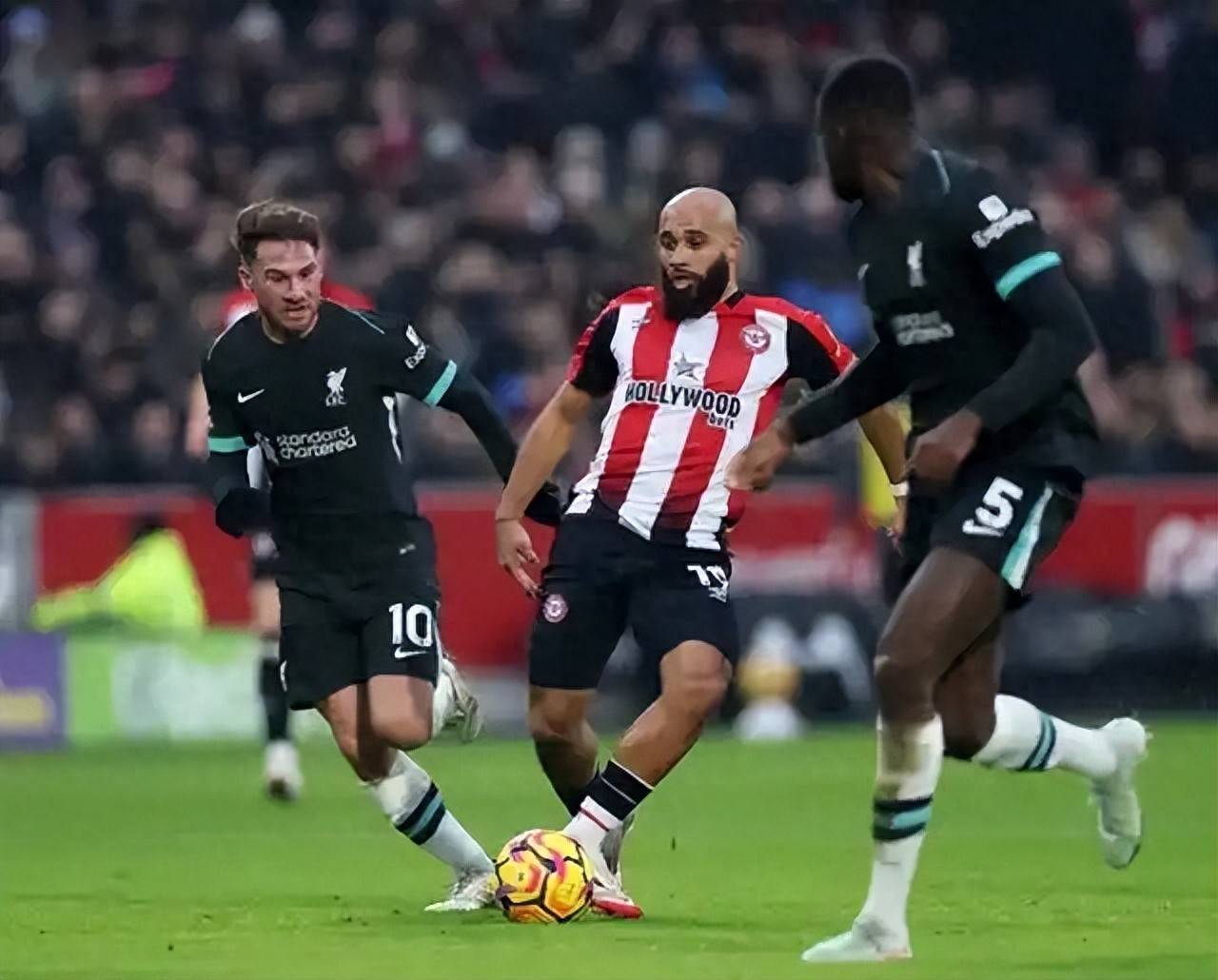 纽卡斯尔客场力克伯恩利,英超保级形势小有改观的简单介绍 纽卡斯尔客场力克伯恩利,英超保级形势小有改观的简单介绍