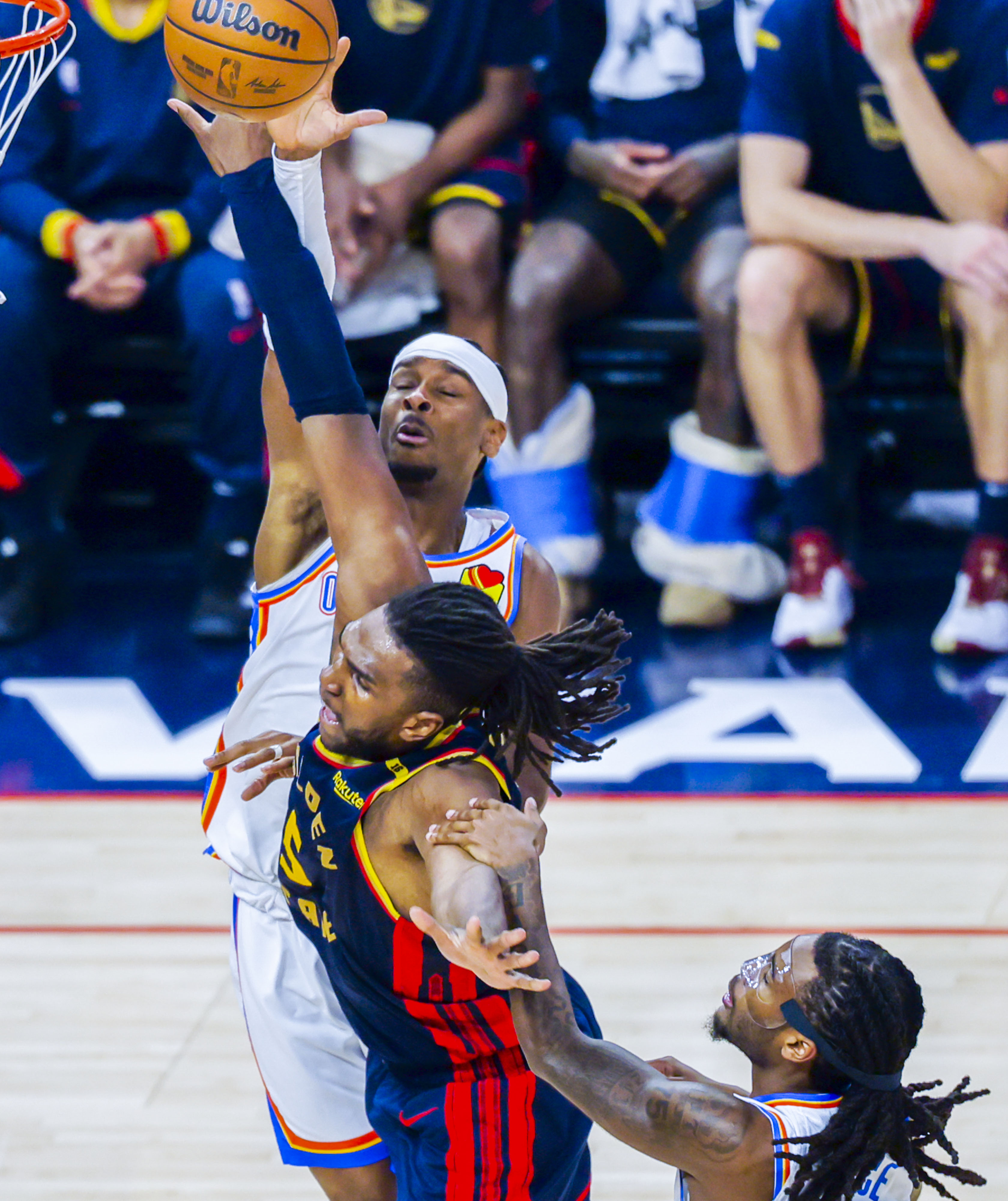 欧洲顶尖篮球联赛季后赛战火重燃