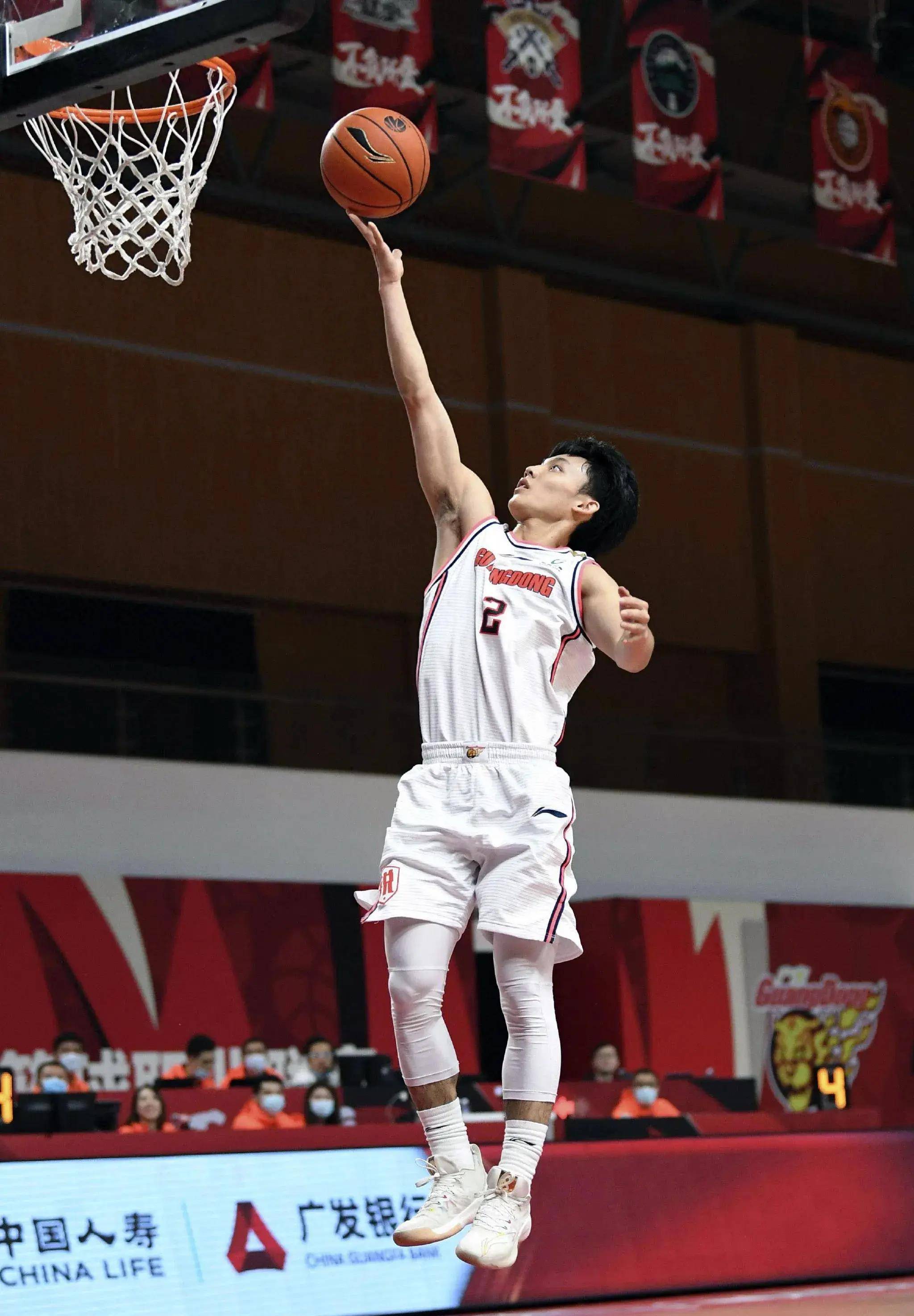 河北男篮年轻球员崭露头角，成重要一员
