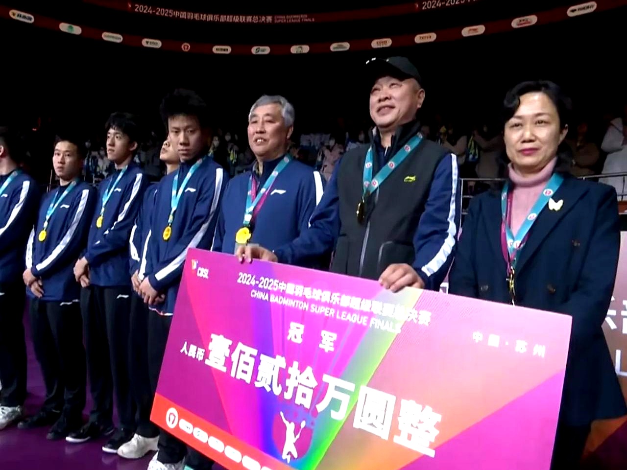 杜塞尔多夫精神抖擞,逆袭战胜强敌实现突破 杜塞尔多夫精神抖擞,逆袭战胜强敌实现突破