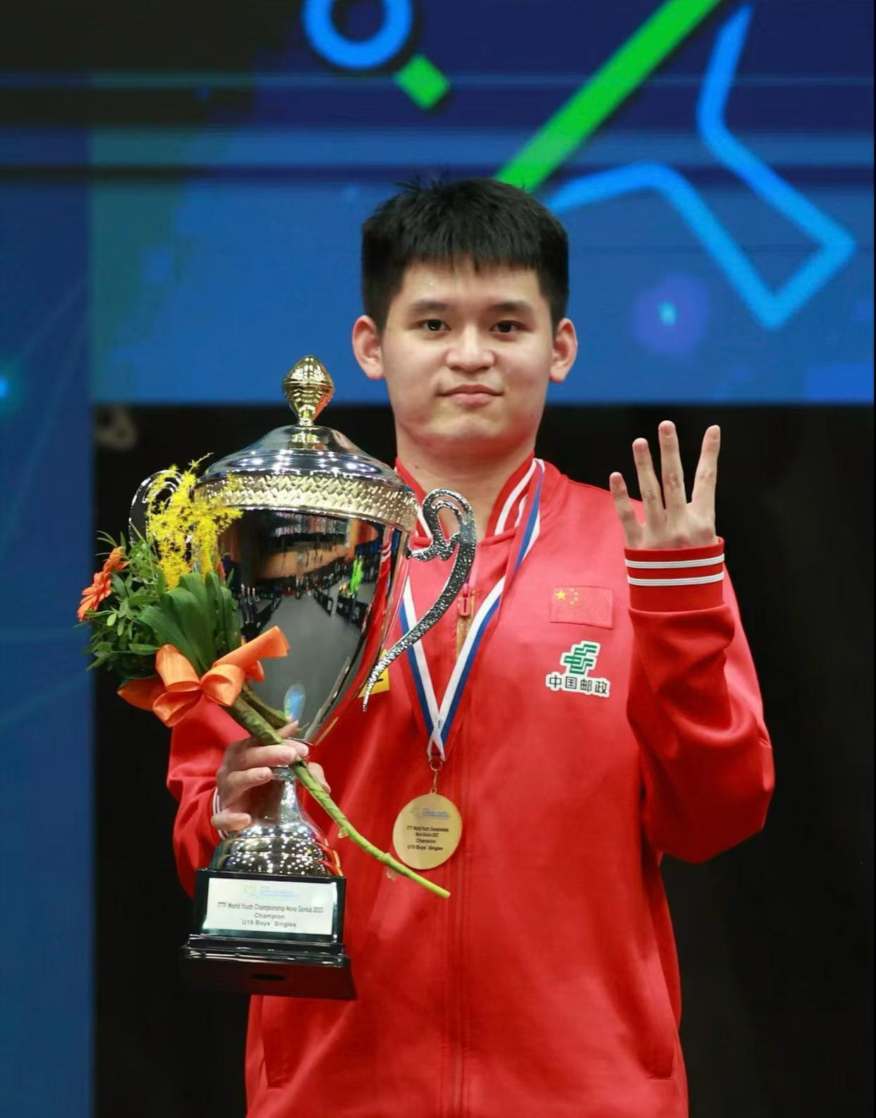 关于杜塞尔多夫精神抖擞，逆袭战胜强敌实现突破的信息