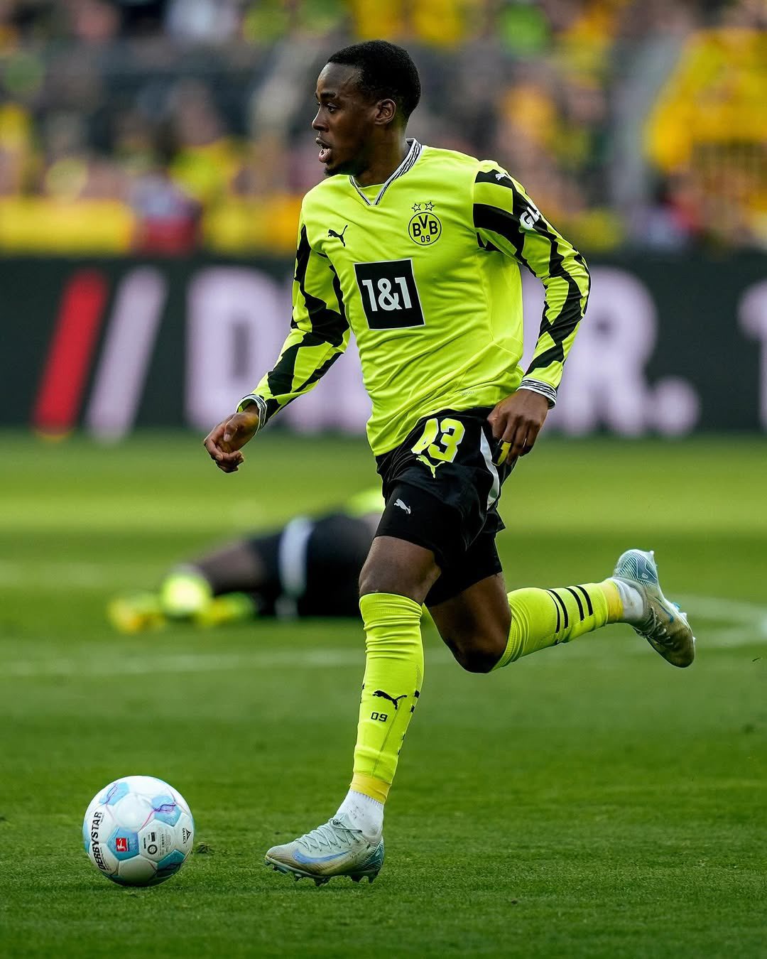 关于多特蒙德球员士气低迷，寻求突破的信息