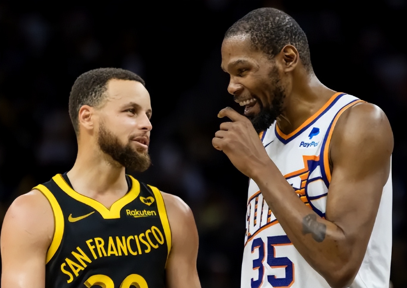 勇士队在比赛中发挥抢眼，赢得了胜利