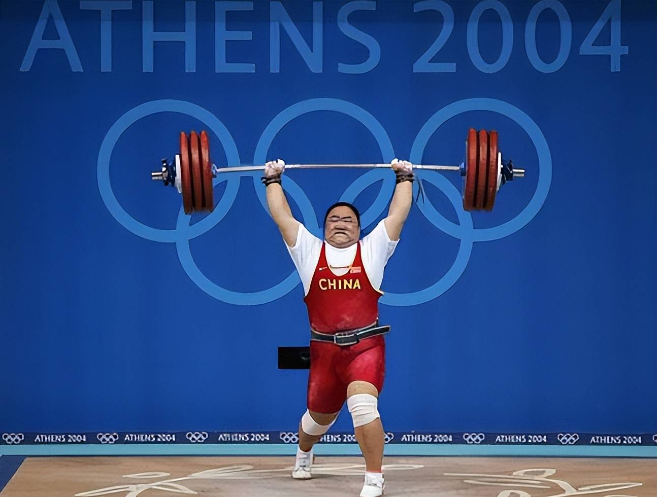 瑞士体操选手一举夺冠，获得最高荣誉