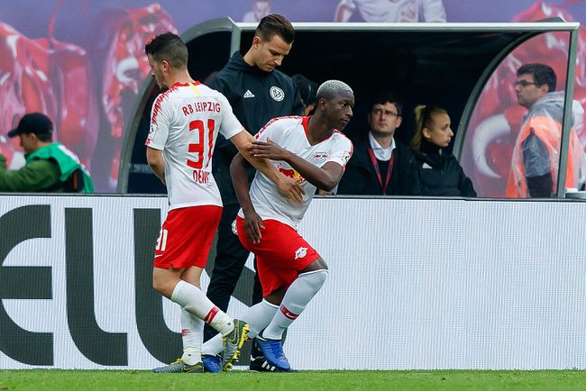 莱比锡红牛失误频频,遭遇惨败 莱比锡红牛失误频频,遭遇惨败