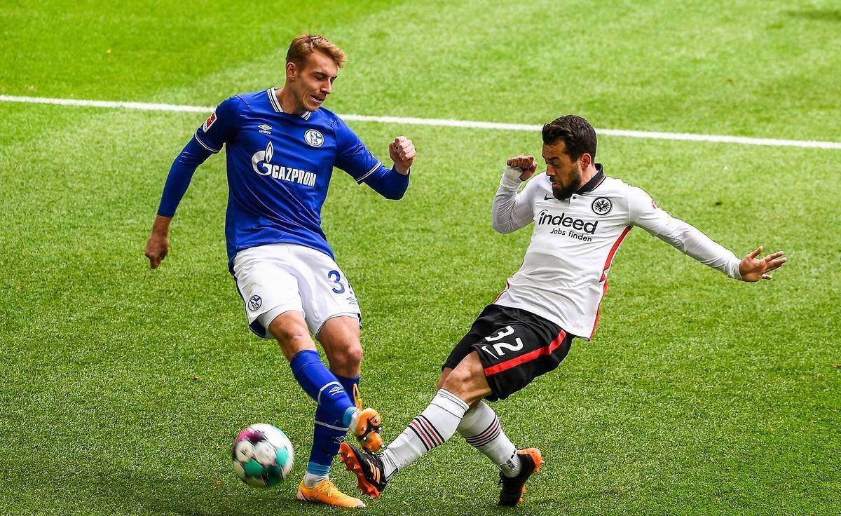 包含沙尔克球员联手进攻,赢得胜利的词条 包含沙尔克球员联手进攻,赢得胜利的词条