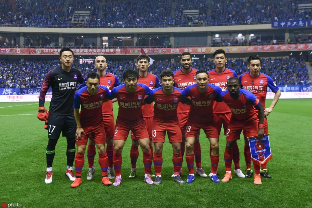 势均力敌！广州富力与重庆斯威争分夺胜的简单介绍