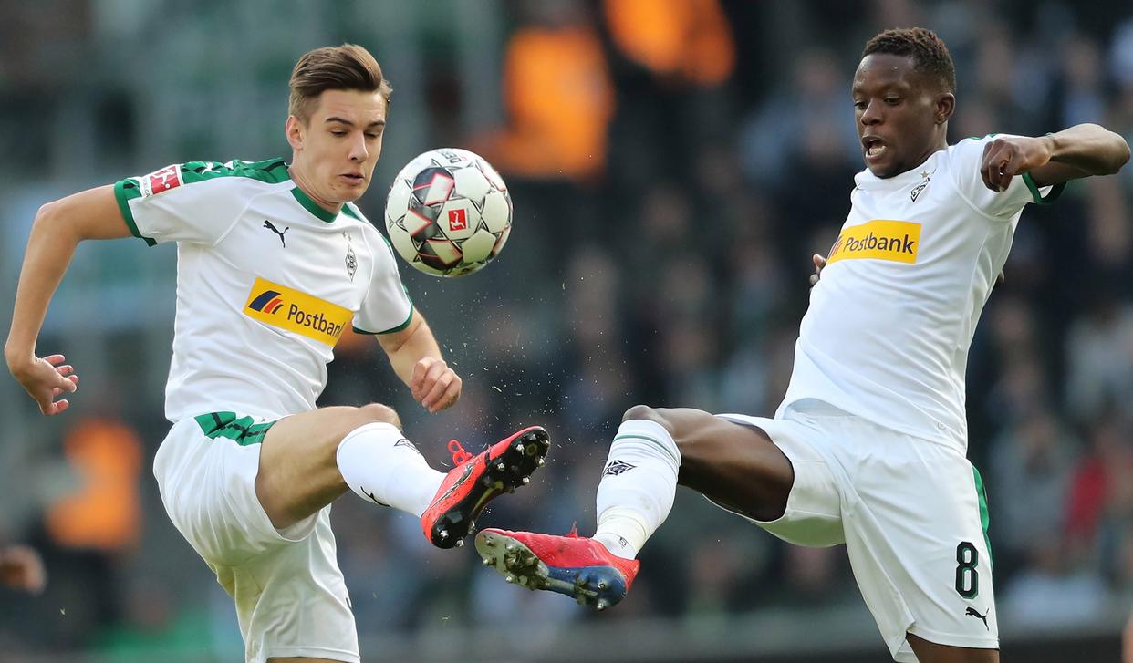 关于沃尔夫斯堡客场战胜对手，全队高兴的信息