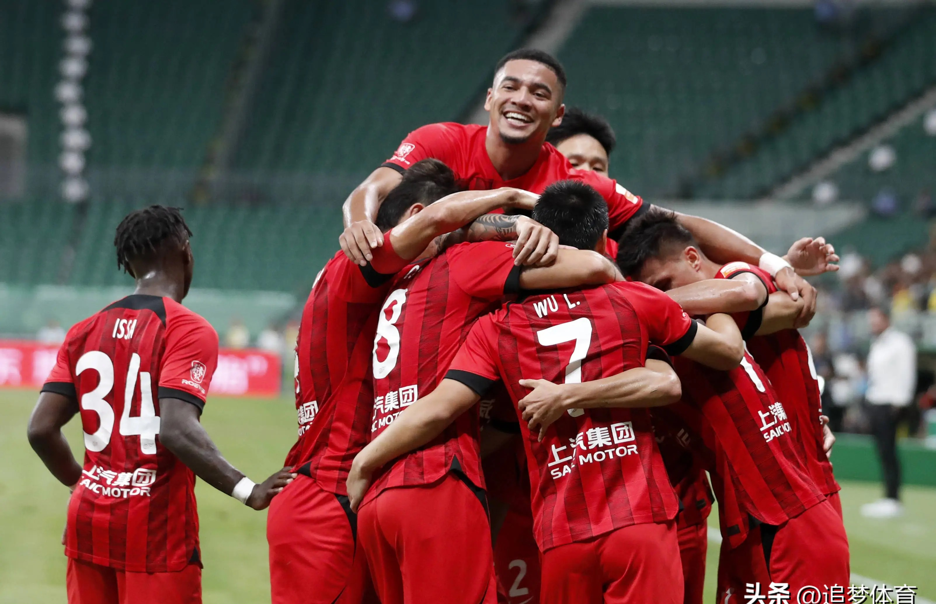 体育赛事中，队员们取得一连串胜利