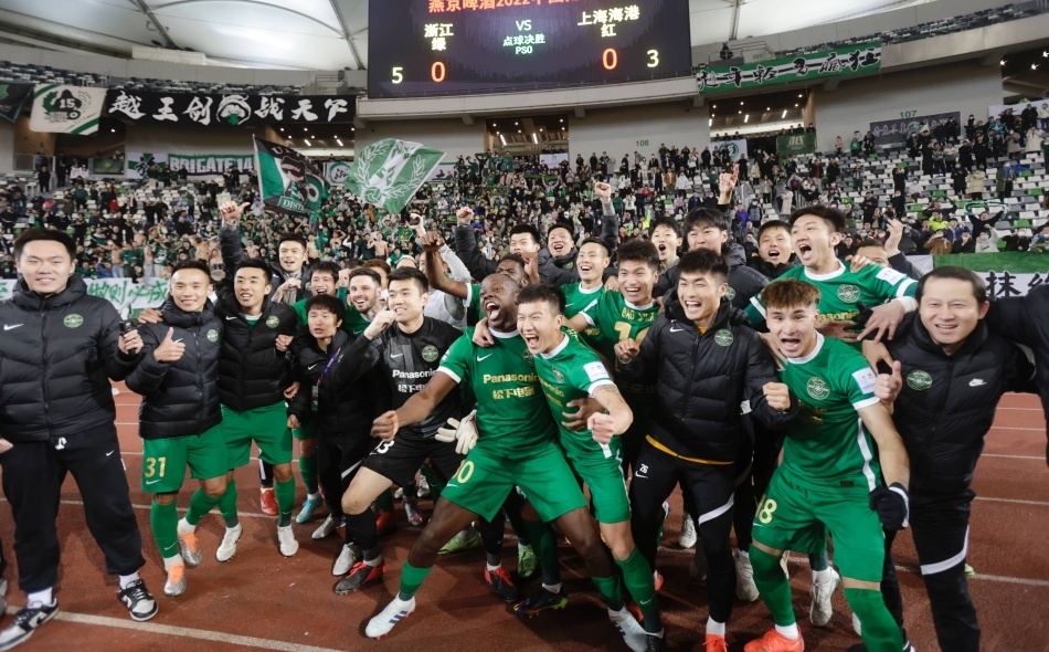 意大利劲旅展现强大实力，球迷鼓舞