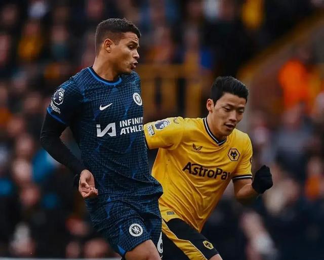 关于尼斯客场作战，大胜对手赢得关键三分的信息