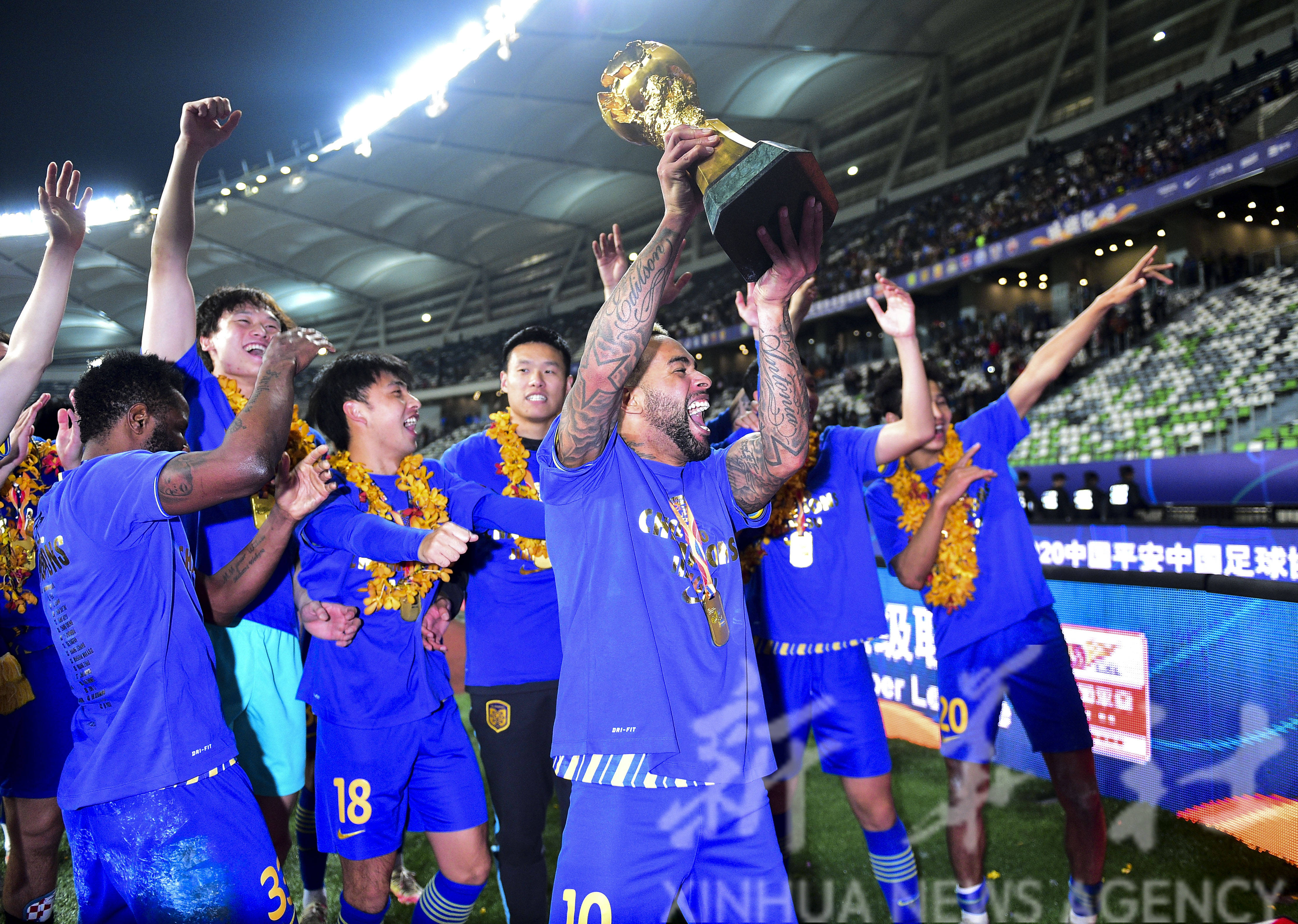 江苏苏宁客场战平广州恒大，继续领跑积分榜的简单介绍