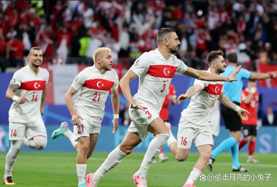 西班牙国家队成为欧洲杯黑马,突袭晋级赛场 西班牙国家队成为欧洲杯黑马,突袭晋级赛场