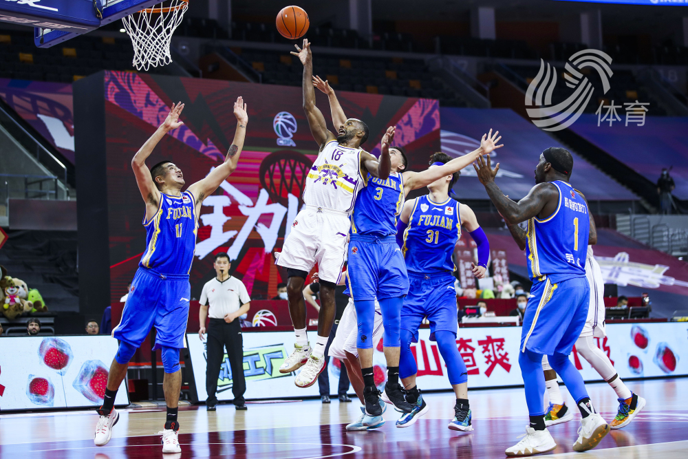 俄罗斯联赛强队对决，全力拼搏争胜的简单介绍