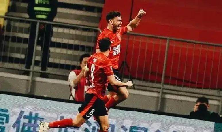 强大对手劲敌太过强劲,球队惨遭惨败 强大对手劲敌太过强劲,球队惨遭惨败