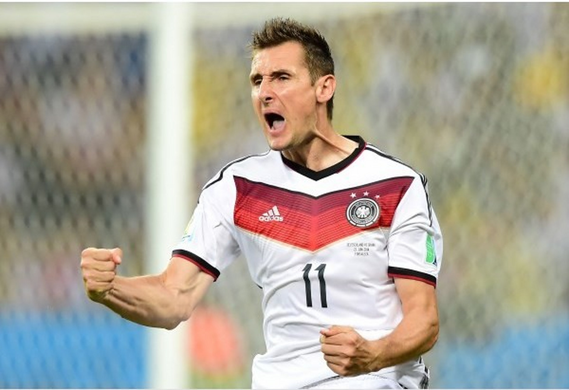 德国后卫摔伤下场接受医学评估 德国后卫摔伤下场接受医学评估