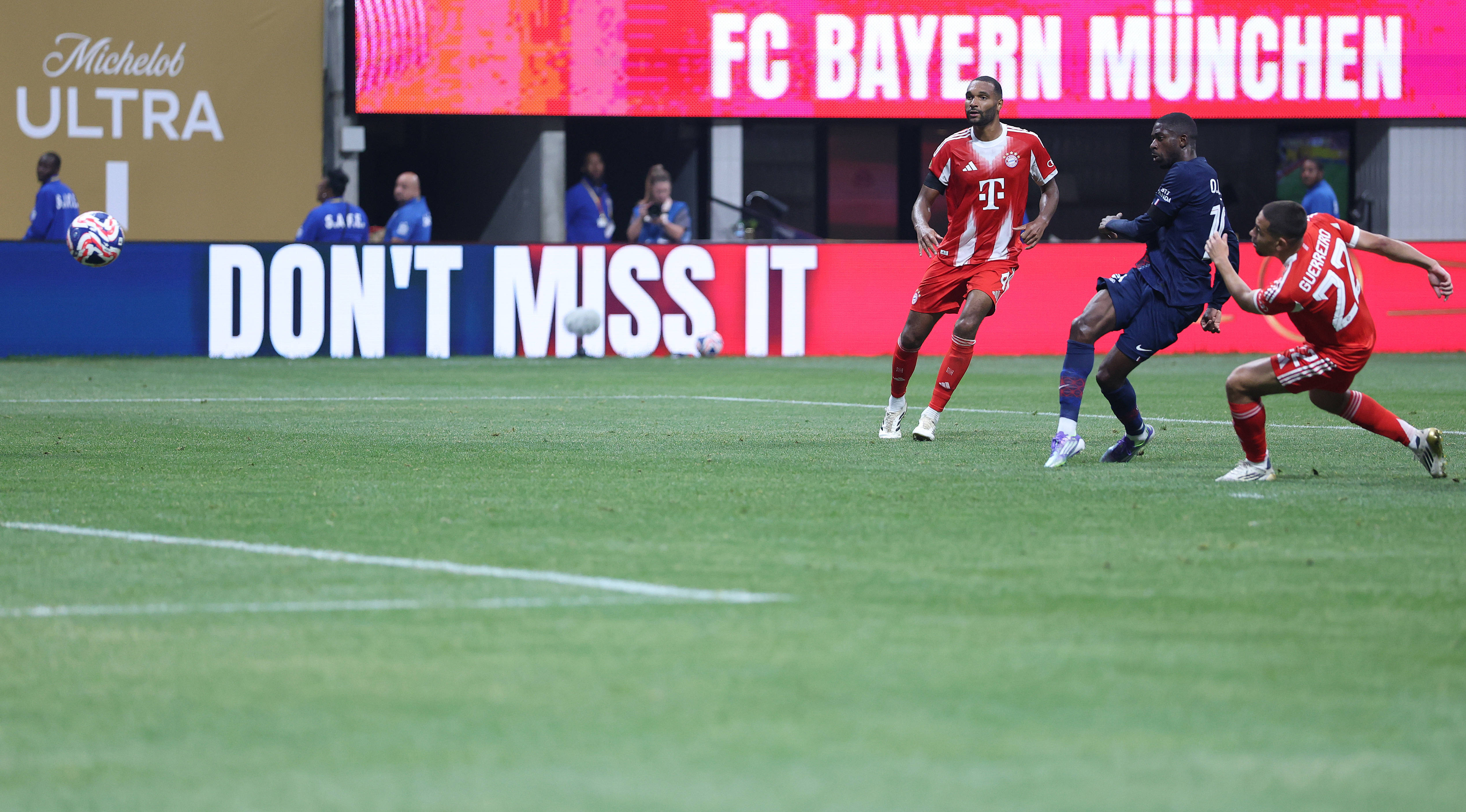 巴黎圣日耳曼主场击败拜仁慕尼黑