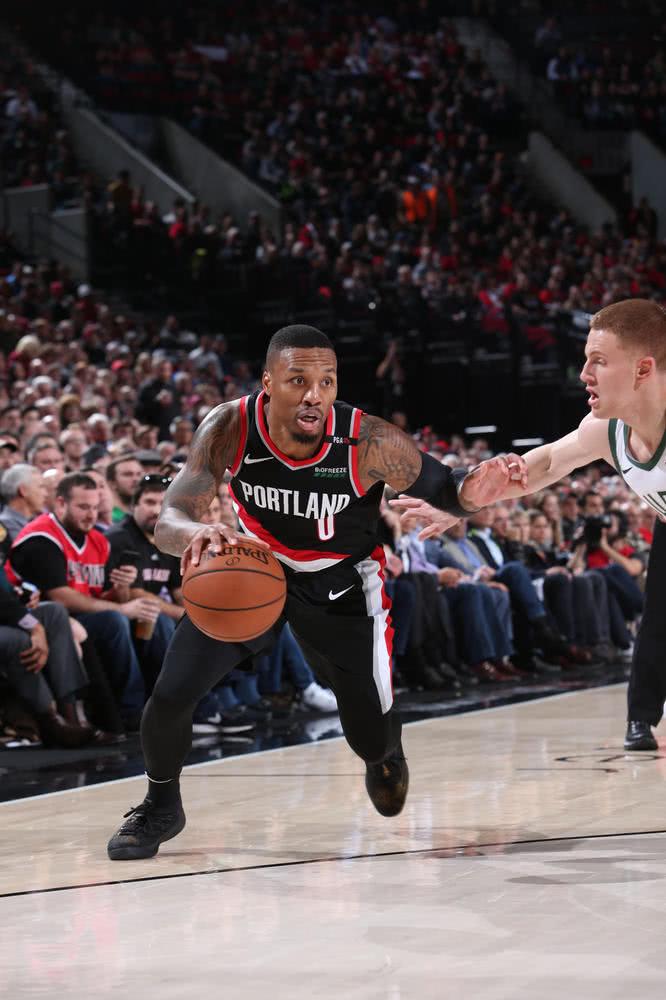 开拓者主场痛失雄鹿，东西部实力对比暴露的简单介绍