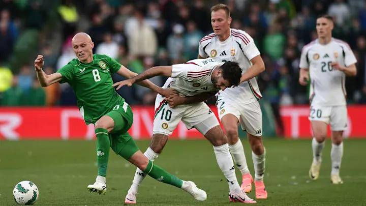 包含深圳佳兆业坚守阵地,主场对阵山东鲁能全力抗衡奋勇争胜的词条 包含深圳佳兆业坚守阵地,主场对阵山东鲁能全力抗衡奋勇争胜的词条