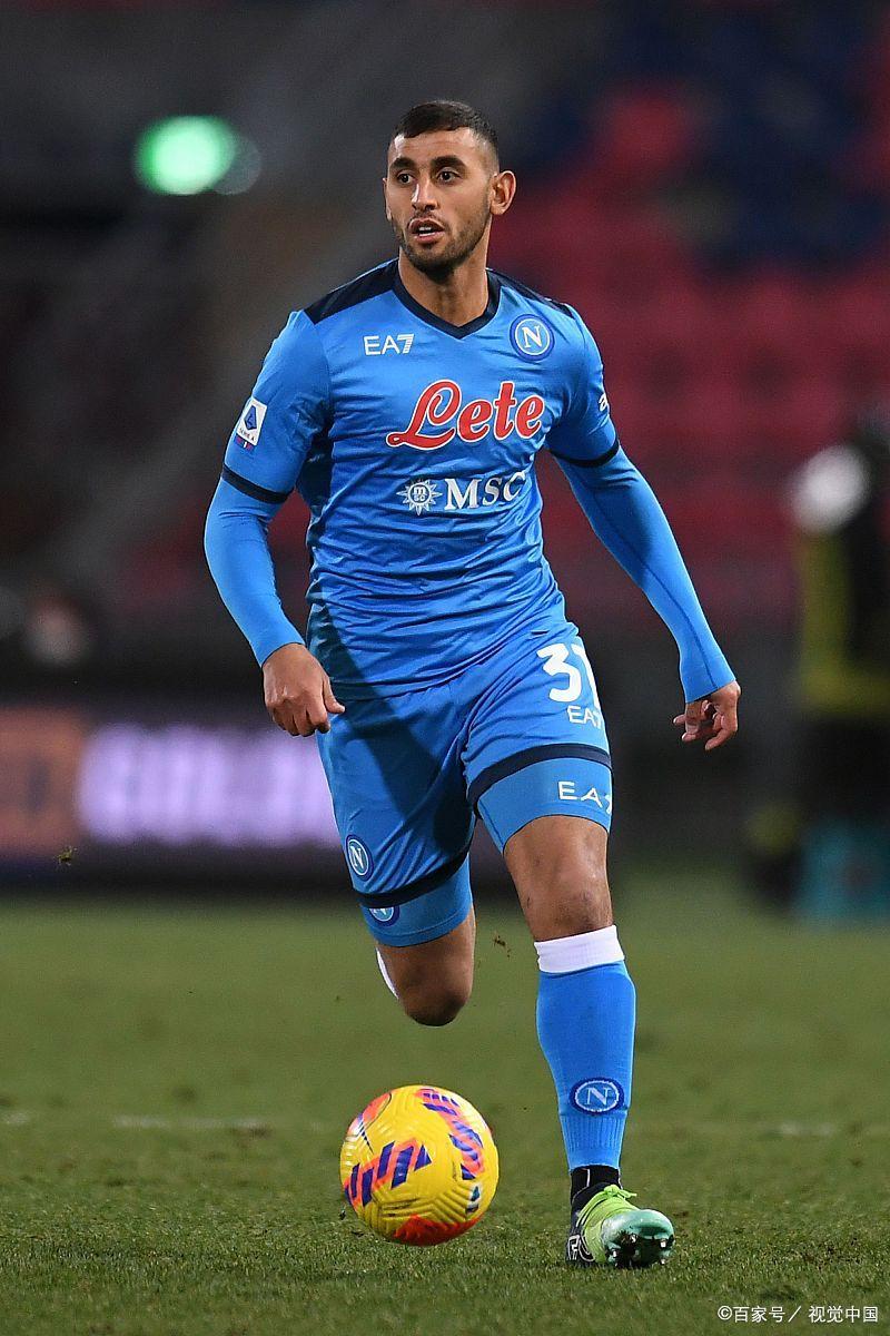 包含那不勒斯客场击败帕尔马，稳坐积分榜榜首的词条