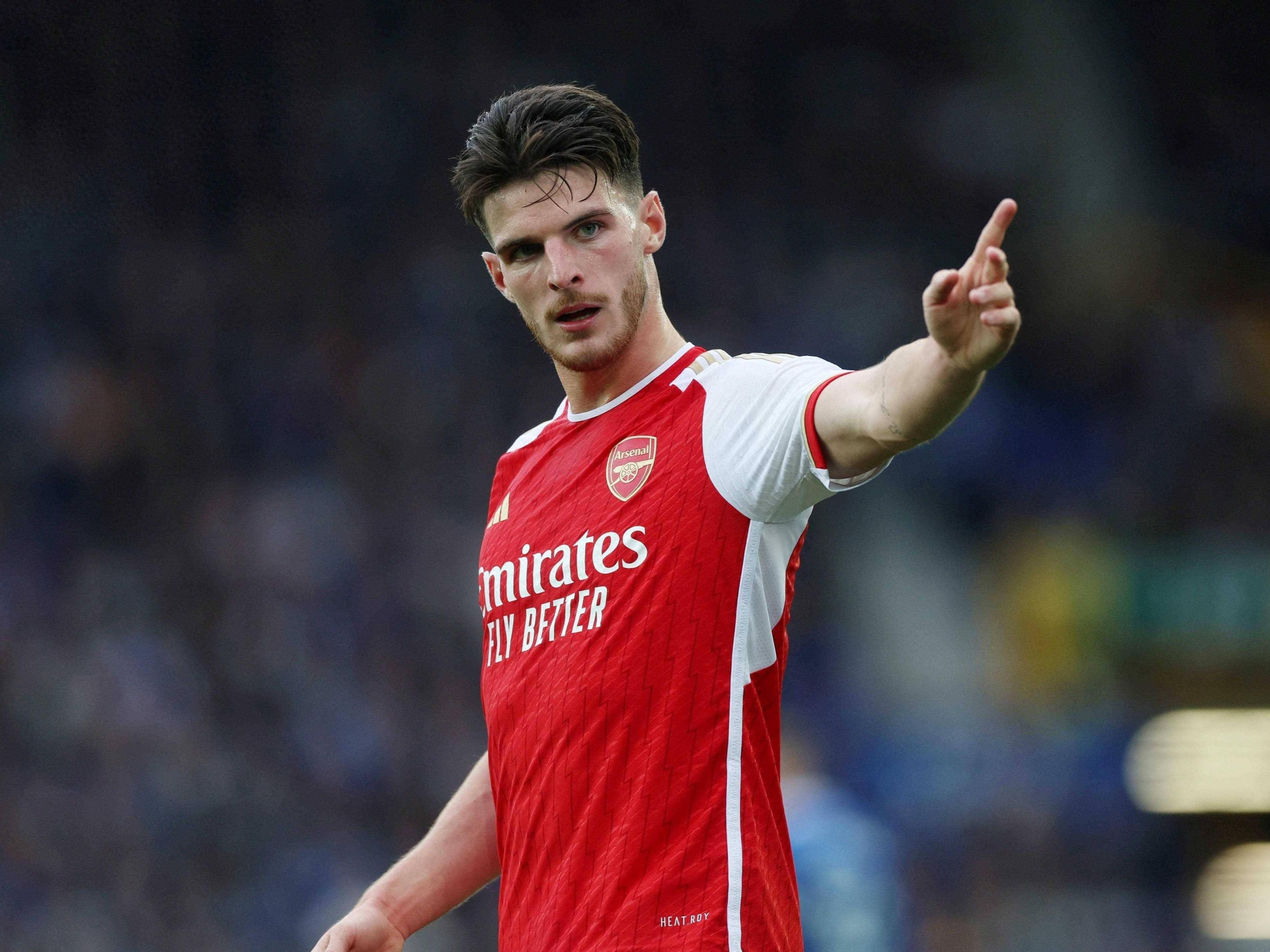 包含阿森纳新援登场，球队雄心膨胀英超前景的词条