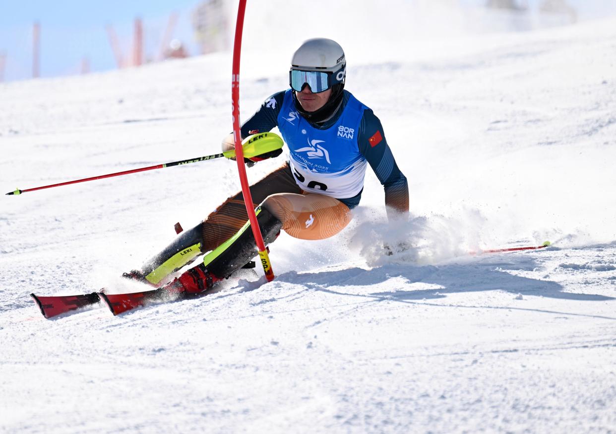 韩国滑雪选手获得高山滑雪银牌！