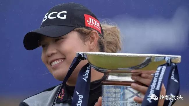 苏格兰选手在高尔夫赛中取得优异成绩