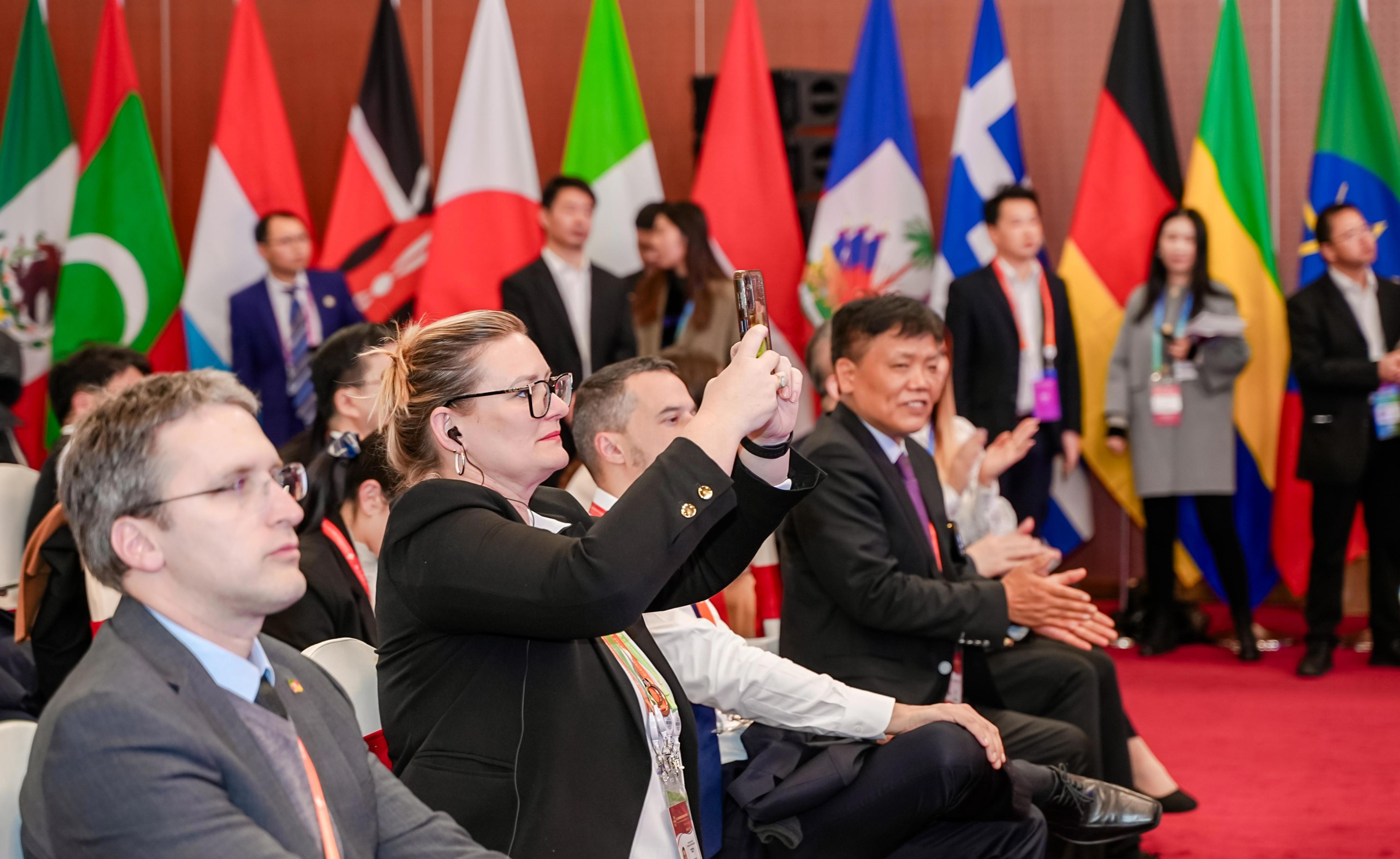 立陶宛队在欧预赛中遭遇失败 立陶宛队在欧预赛中遭遇失败