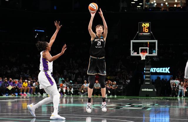 轮换球员助攻频现,引爆场上火花的简单介绍 轮换球员助攻频现,引爆场上火花的简单介绍