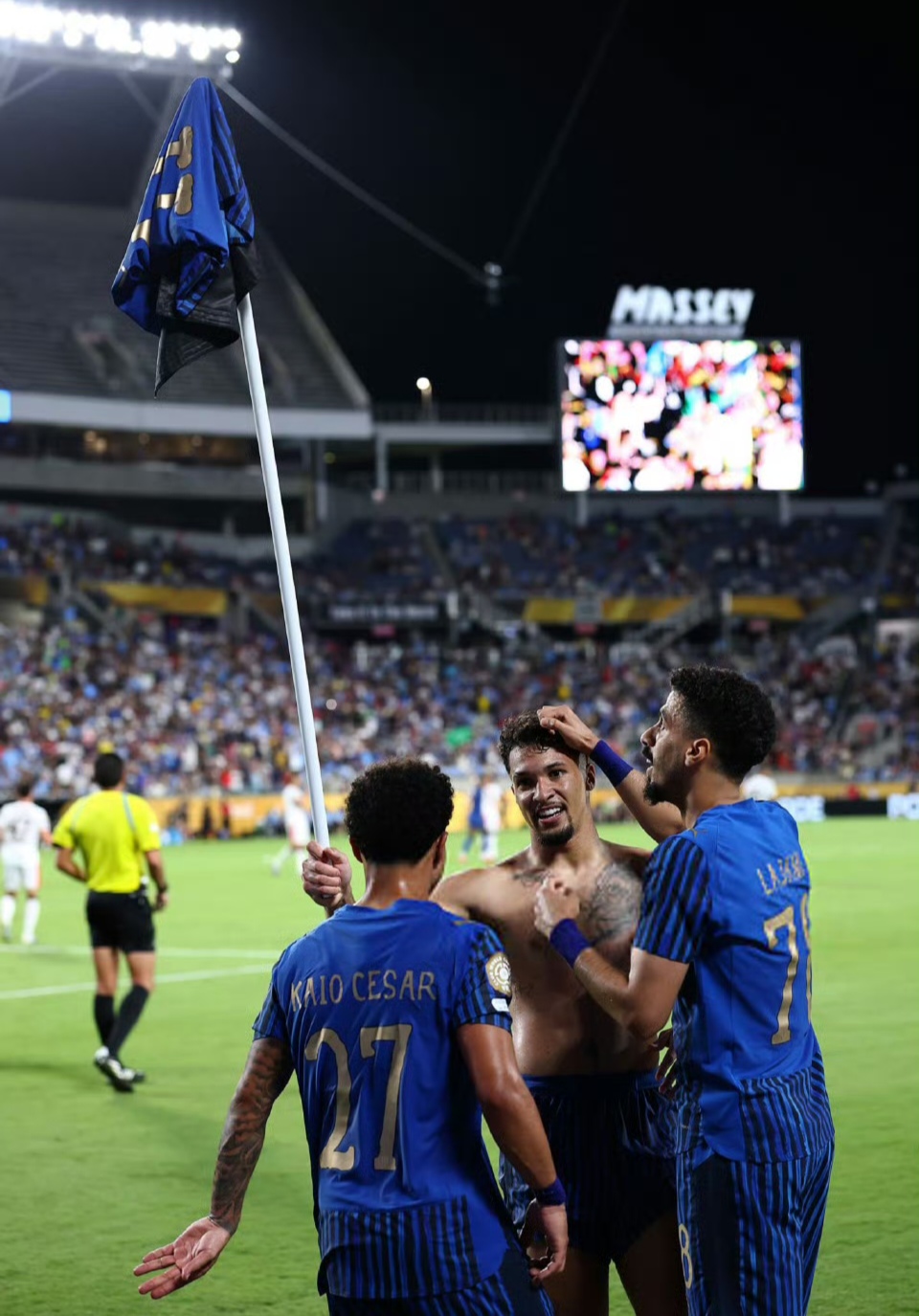 曼城女足-大胜斯托克城领跑的简单介绍