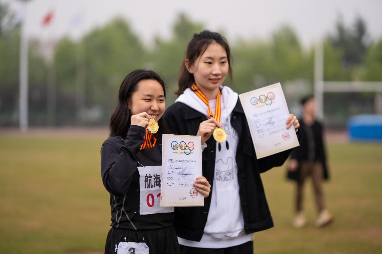 缅甸选手众志成城，勇进前行的简单介绍