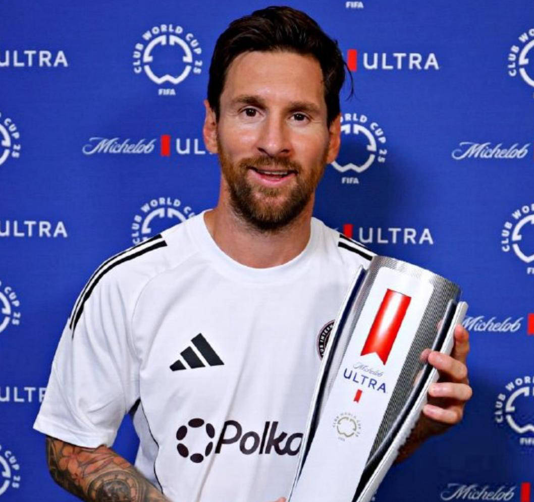 国际足球巨星梅西加盟法甲球队