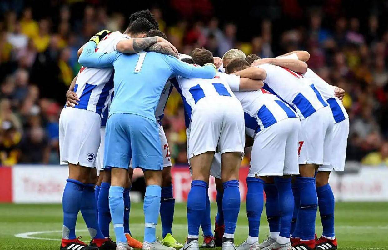 曼城主场大胜南安普顿：蓝月亮大胜对手的简单介绍