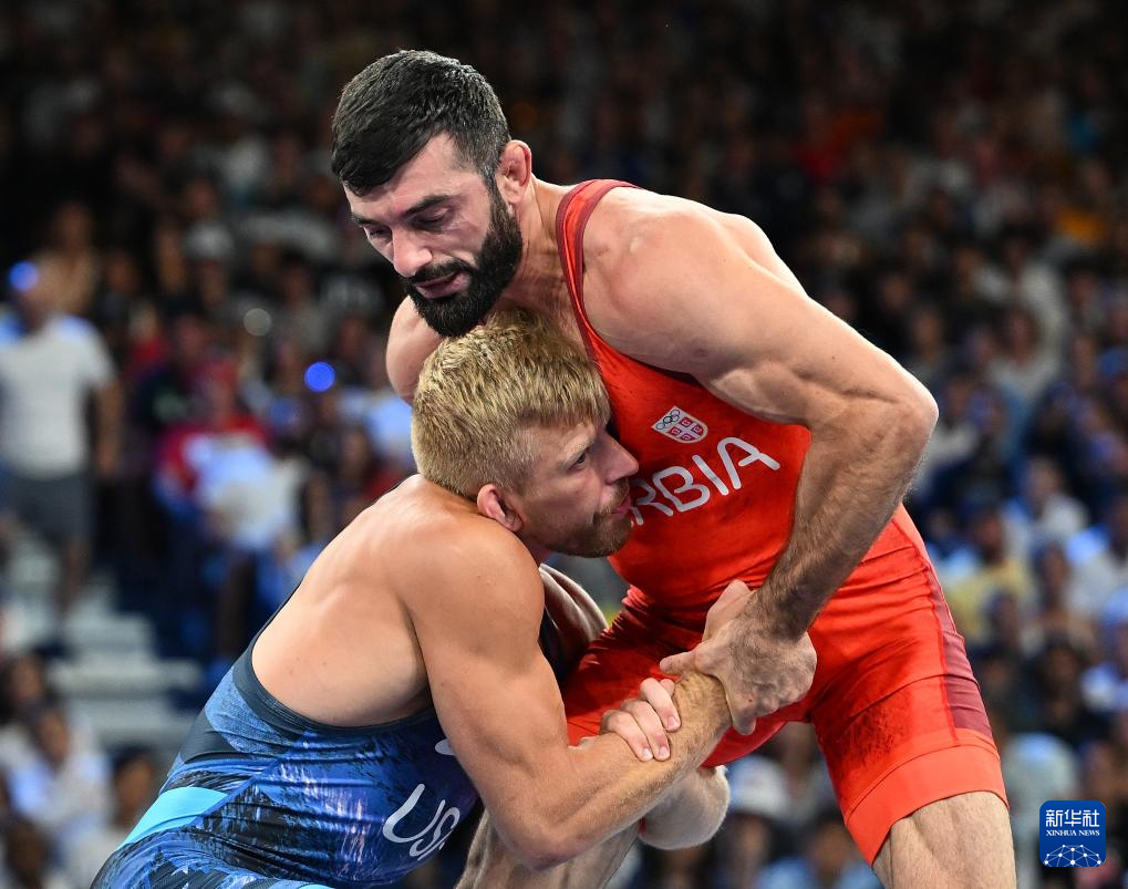 包含法国选手高难度动作惊艳全场斩获铜牌的词条 包含法国选手高难度动作惊艳全场斩获铜牌的词条