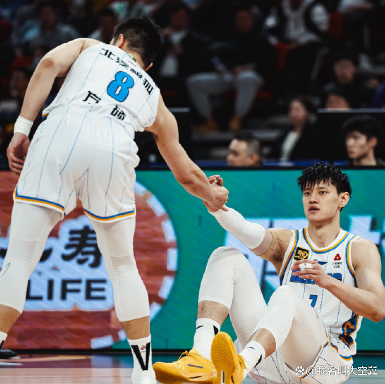 上海男篮全队发挥出色，打破对手防线的简单介绍